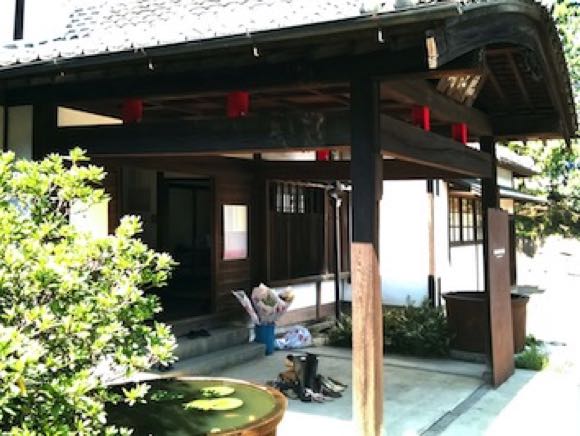 2013_42_Soft Covers_Textile bandages on wooden beams_Rinkou-Kaku_Guest house of Japanese Kaiser_Maebashi_180a