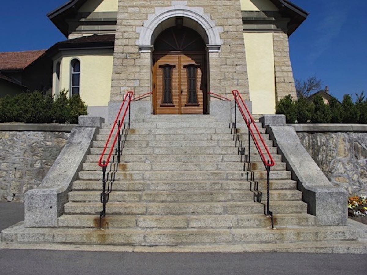 2015_2_Le Fil Rouge_Textile bandages on handrail_ArtEdifice_Eglise à Villars-le -Terroir_180a